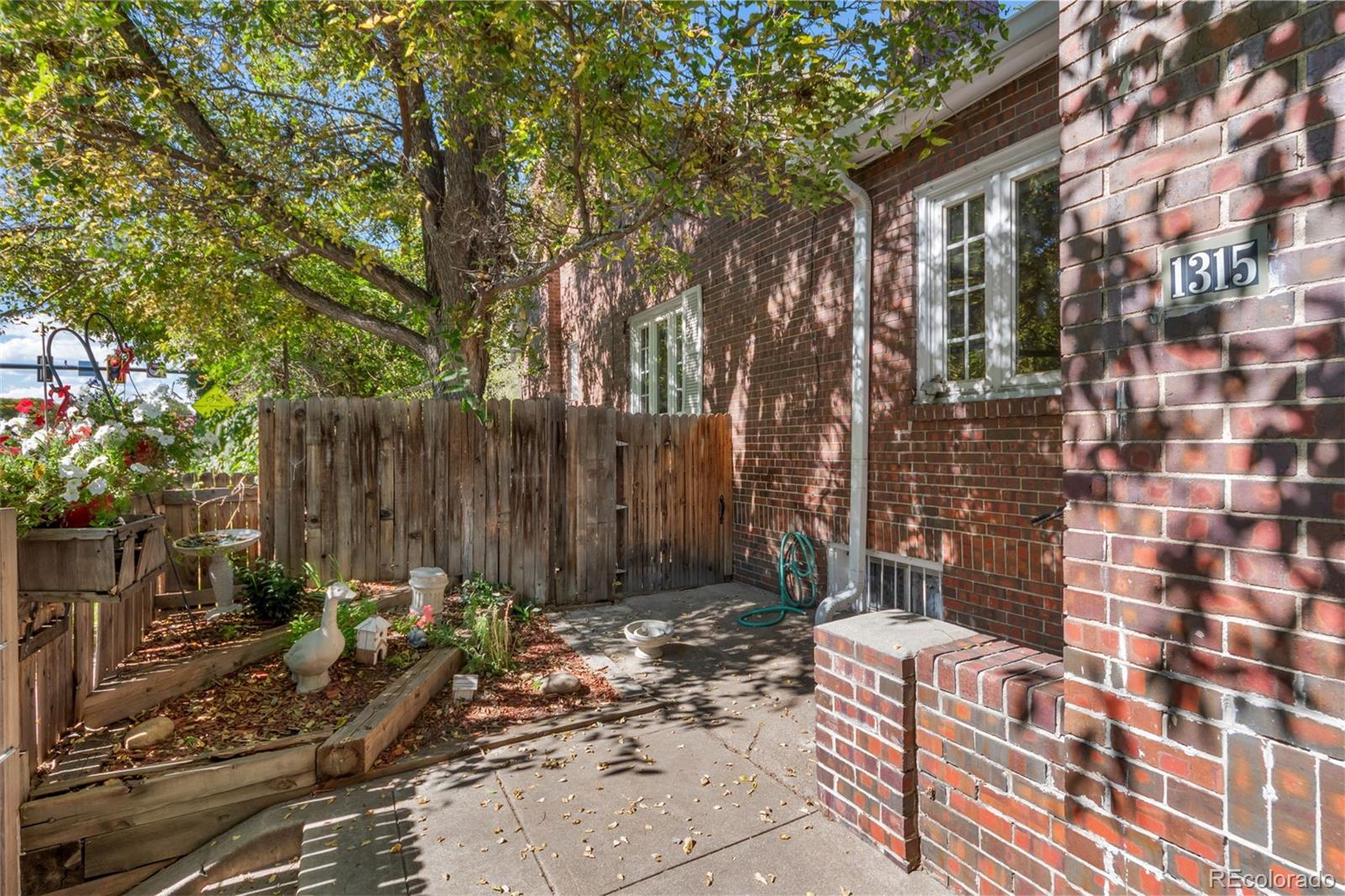 MLS Image #27 for 290 s marion parkway,denver, Colorado