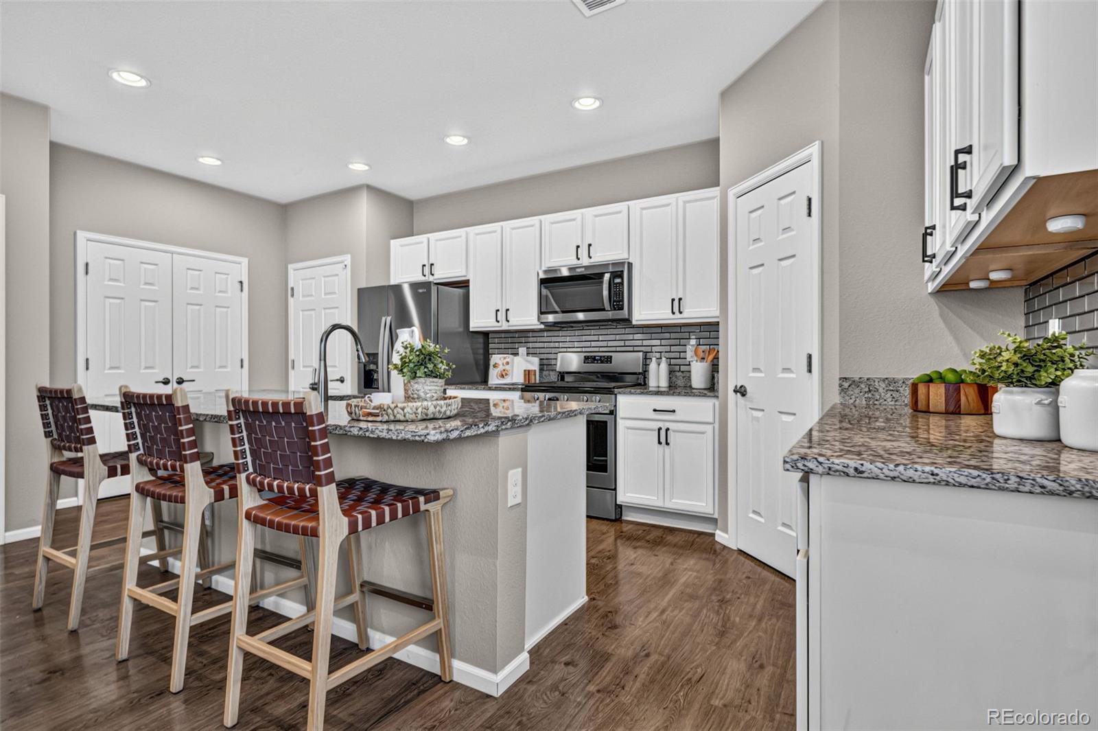 MLS Image #5 for 16195 e warner drive,denver, Colorado