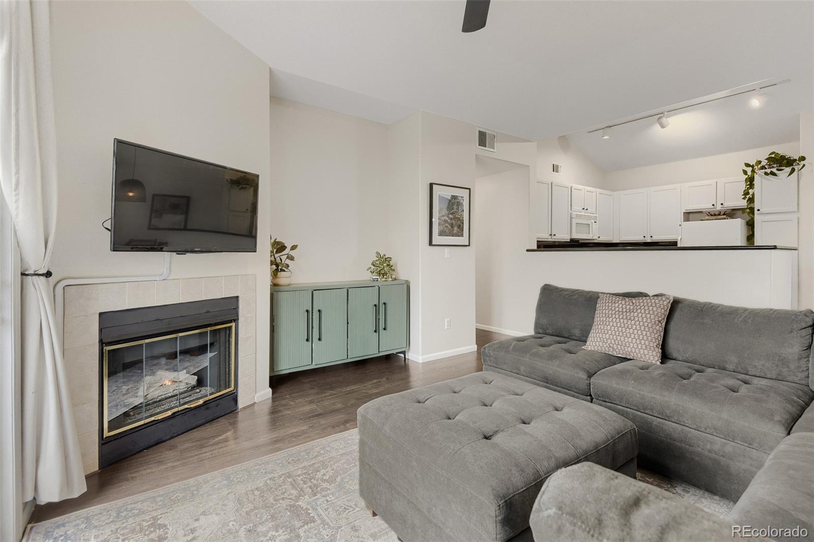 MLS Image #3 for 8500 e jefferson avenue,denver, Colorado