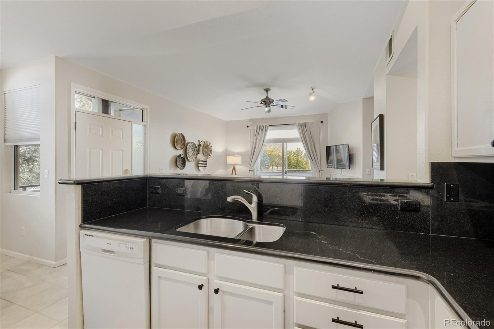 MLS Image #5 for 8500 e jefferson avenue,denver, Colorado