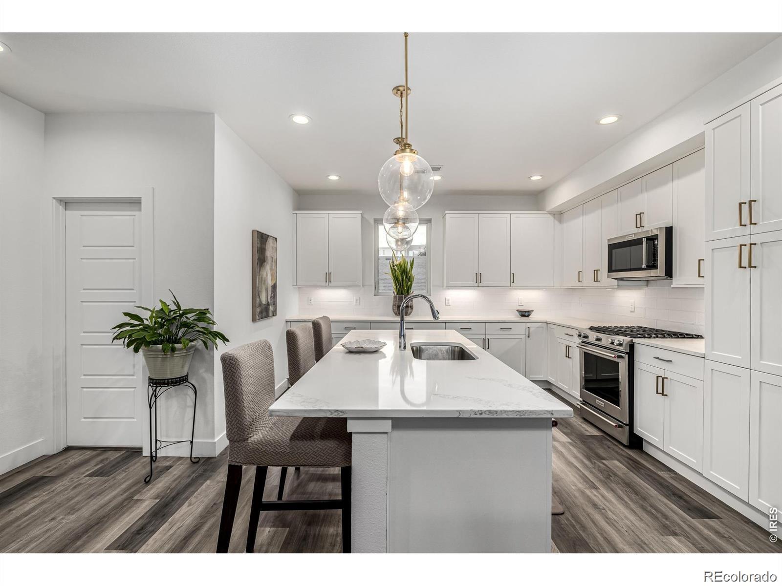 MLS Image #16 for 6820 e lowry boulevard ,denver, Colorado