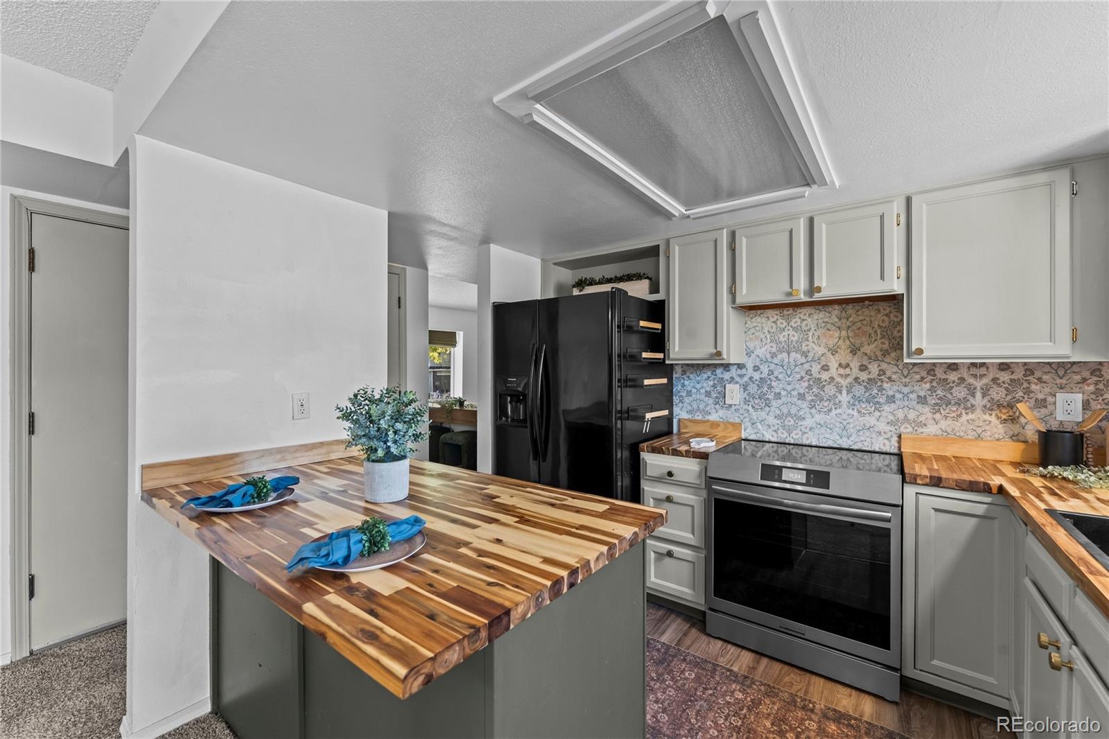 MLS Image #12 for 5870  pemberton way,colorado springs, Colorado