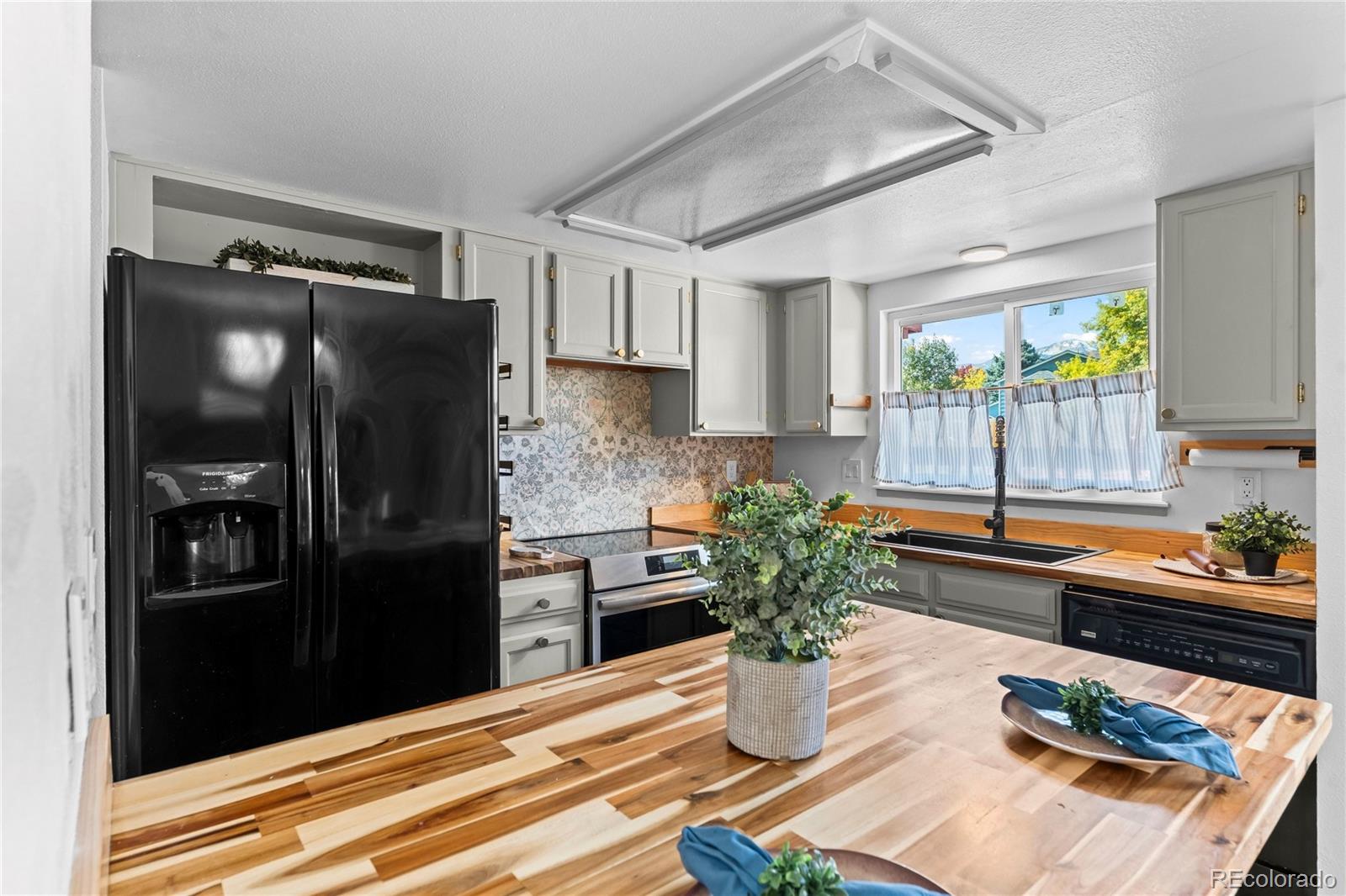 MLS Image #16 for 5870  pemberton way,colorado springs, Colorado