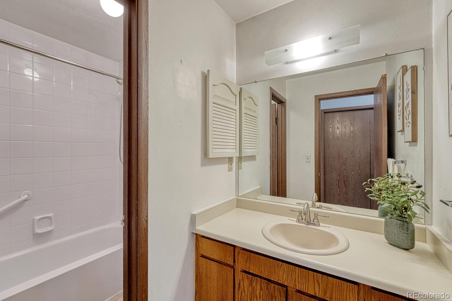 MLS Image #14 for 7929  york street 3,denver, Colorado