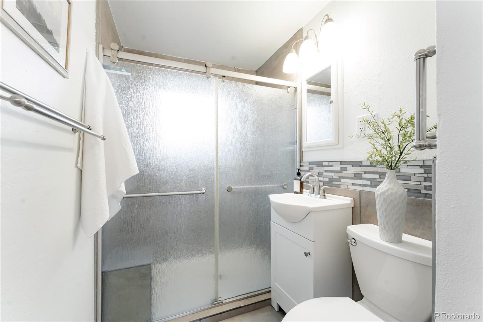 MLS Image #5 for 1301 s alcott street,denver, Colorado