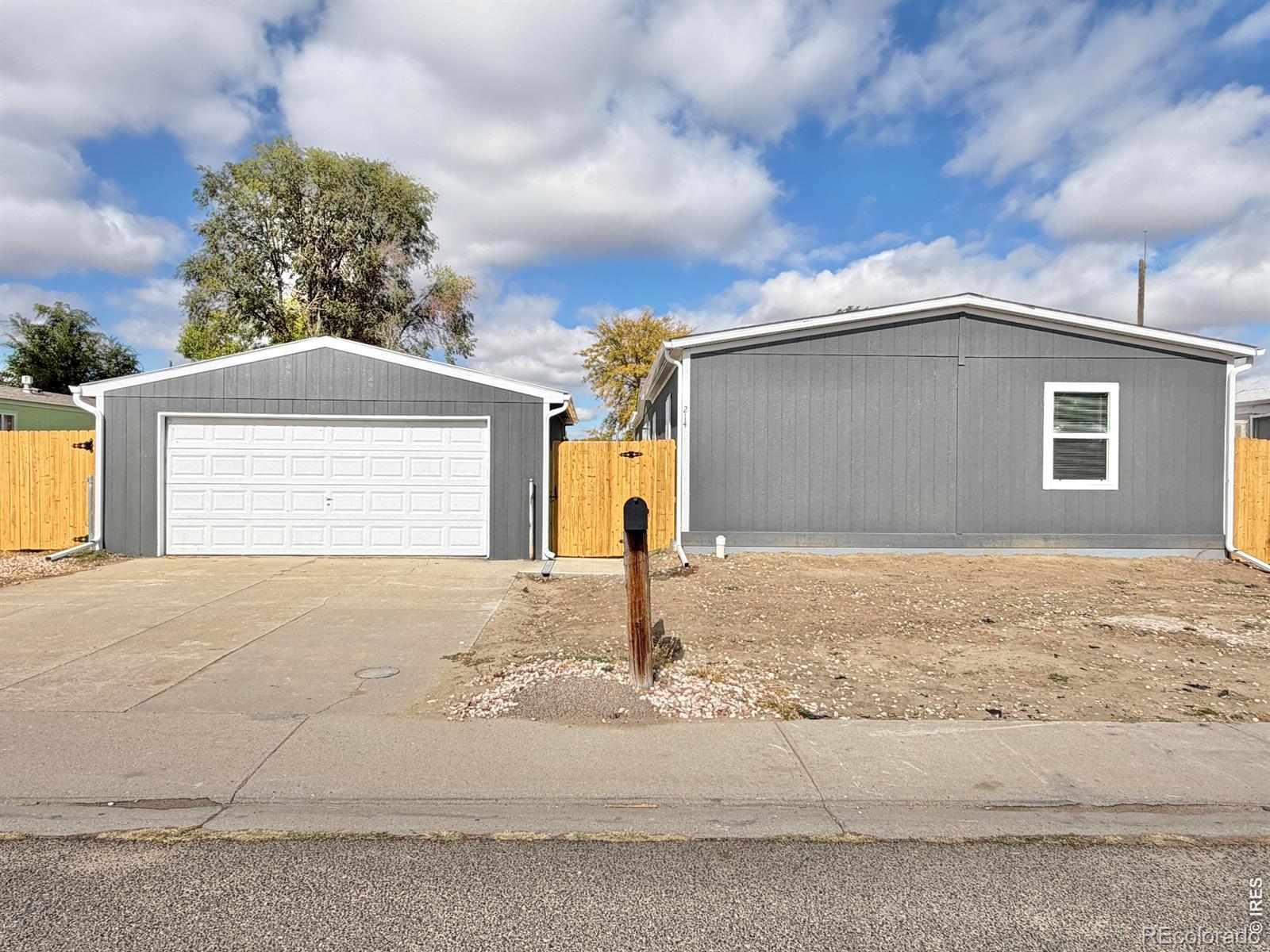 MLS Image #2 for 214  oak street,log lane village, Colorado