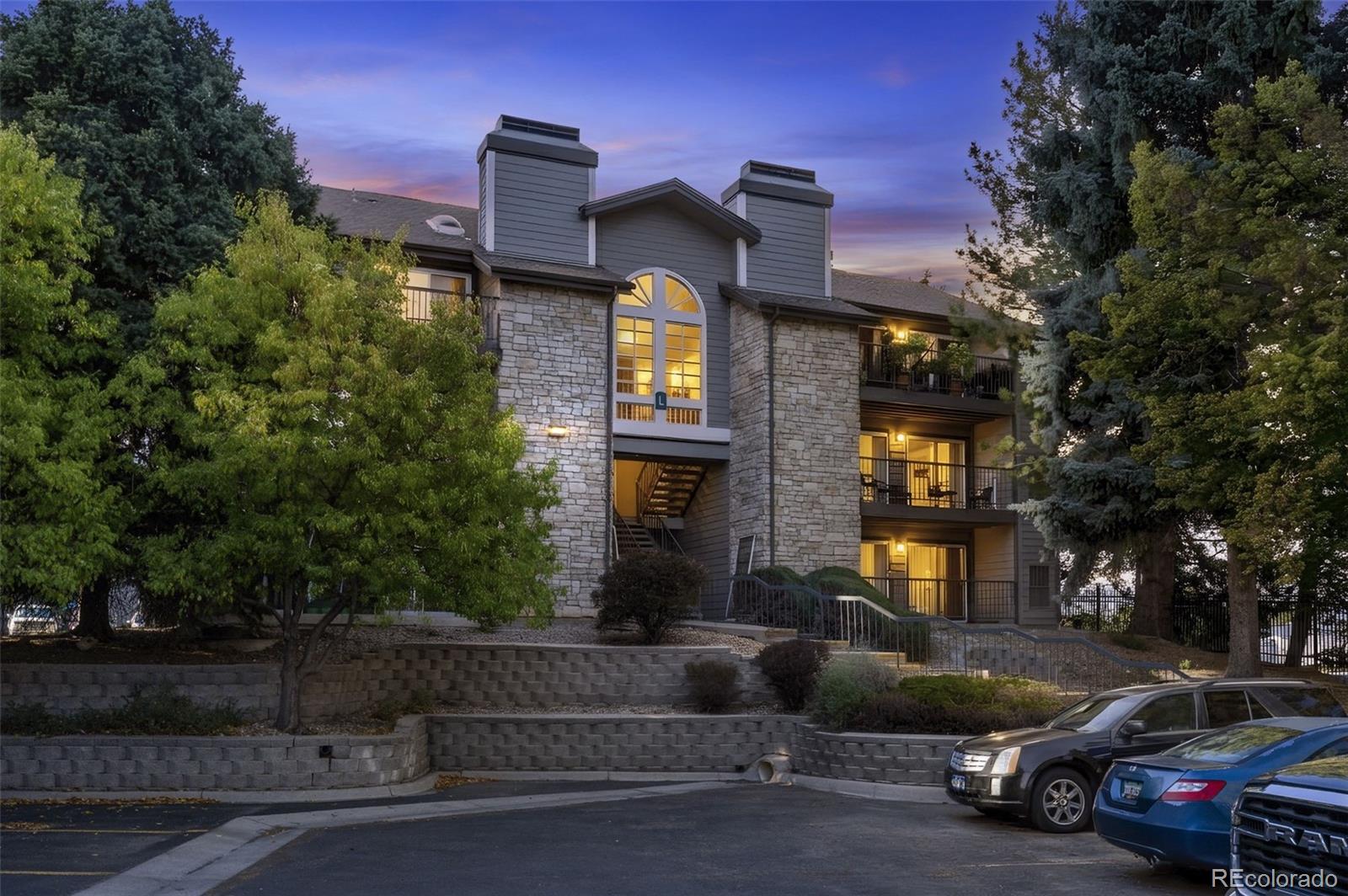 MLS Image #15 for 2575 s syracuse way,denver, Colorado