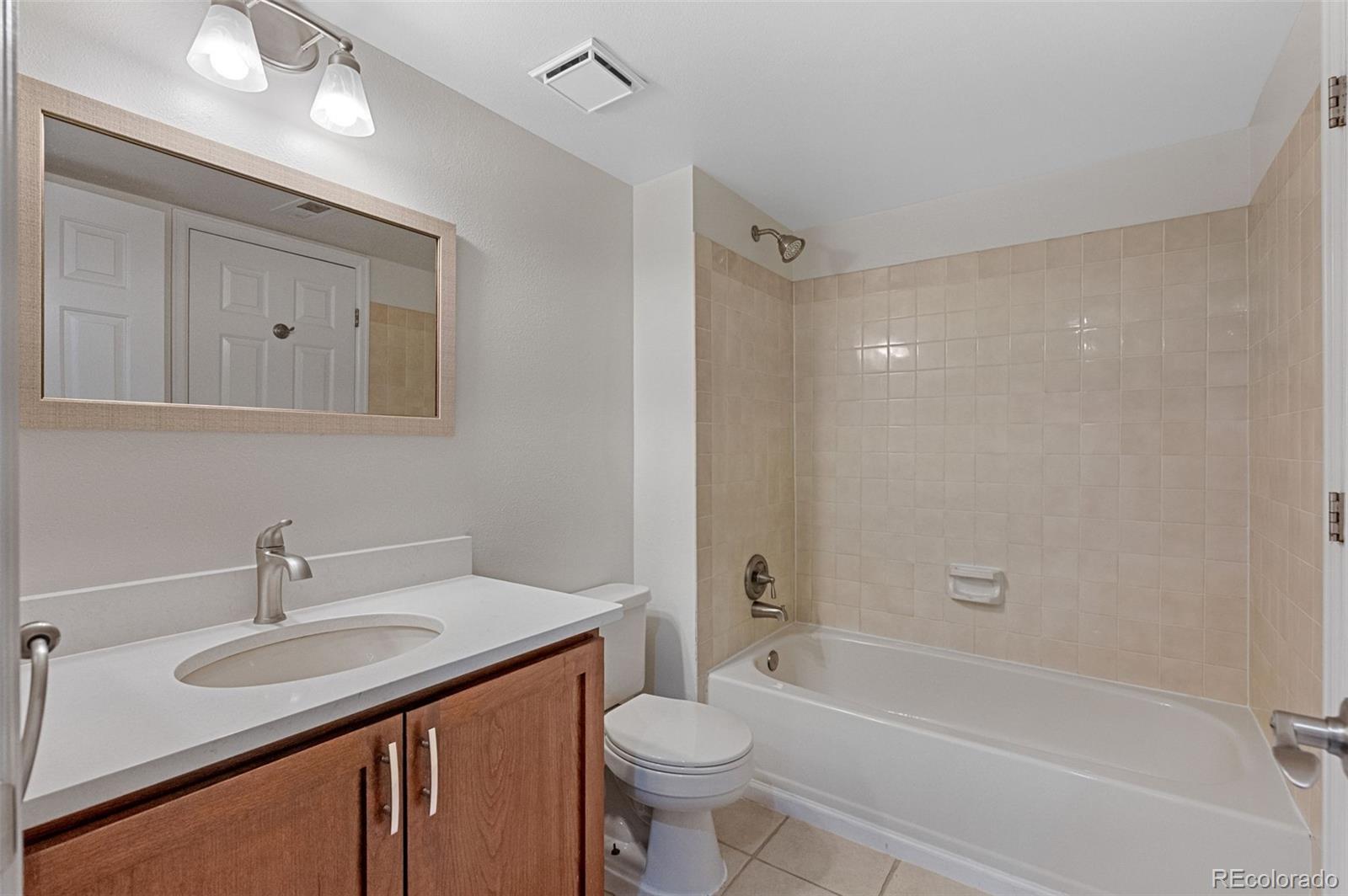 MLS Image #7 for 2575 s syracuse way,denver, Colorado