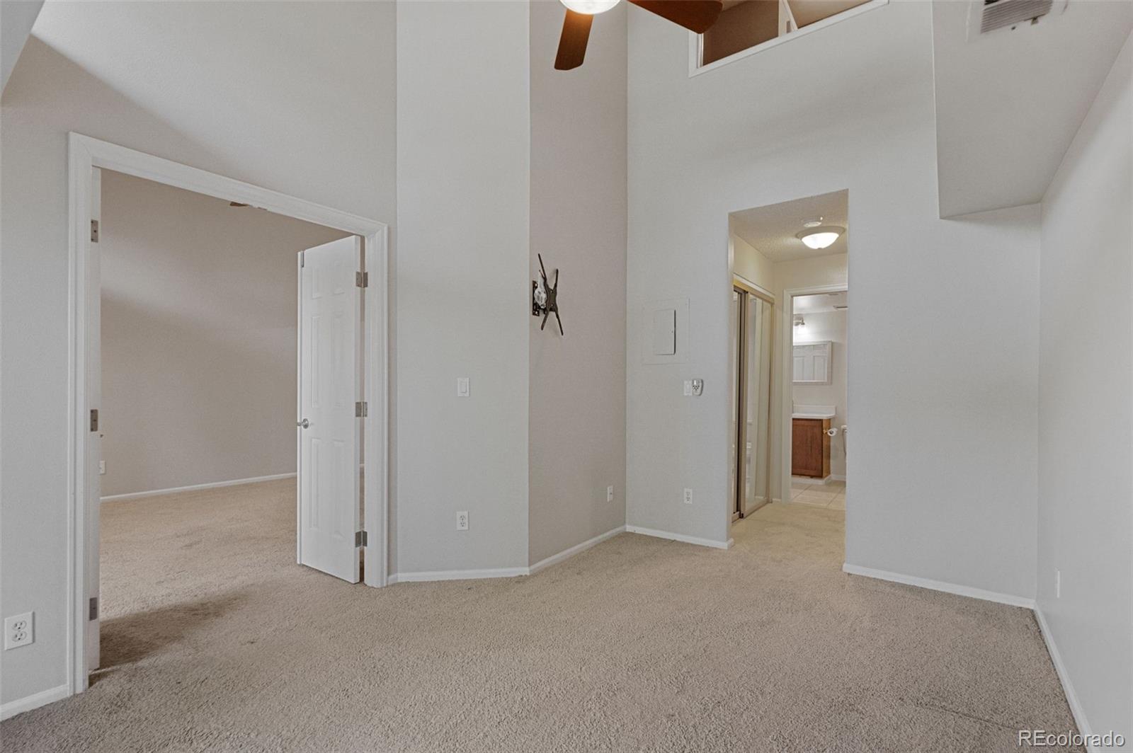 MLS Image #9 for 2575 s syracuse way,denver, Colorado