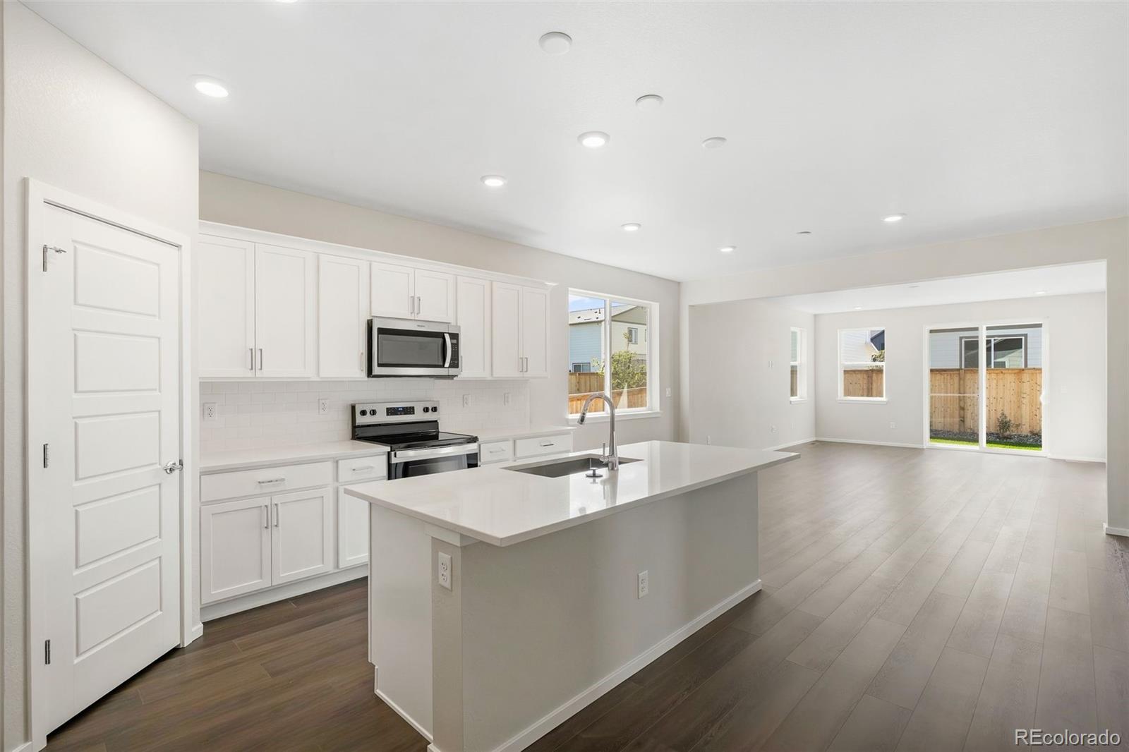 MLS Image #2 for 54760 e 27th avenue,strasburg, Colorado