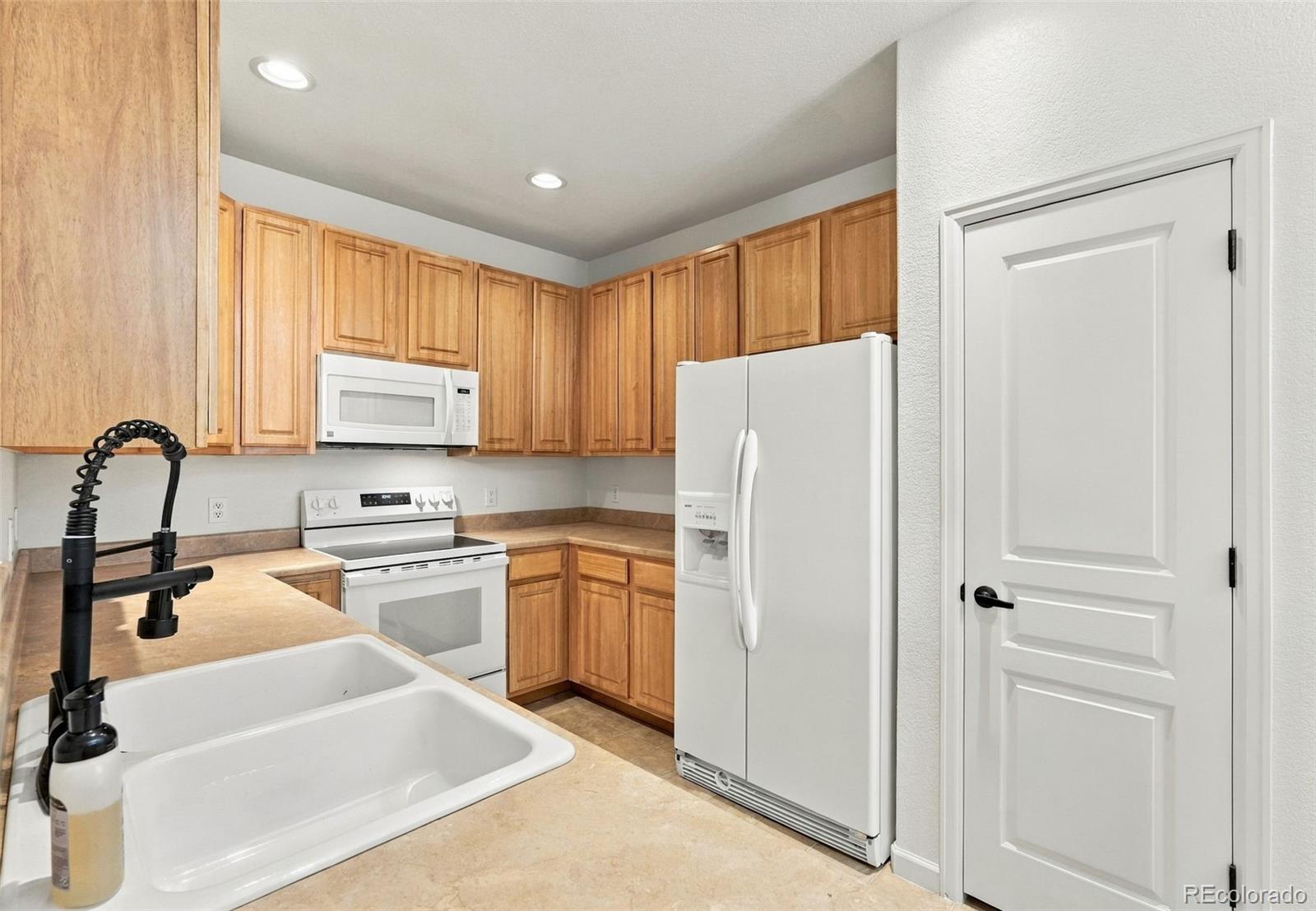 MLS Image #11 for 10457 w hampden avenue,lakewood, Colorado