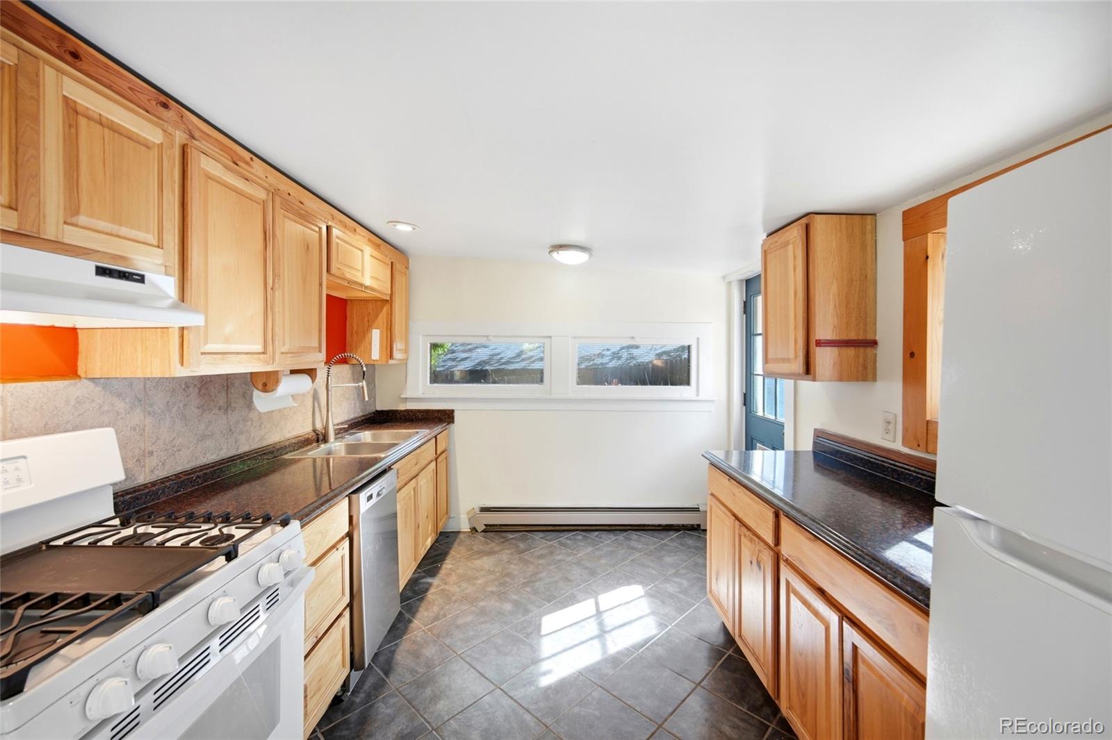 MLS Image #11 for 39 w brookside street,colorado springs, Colorado