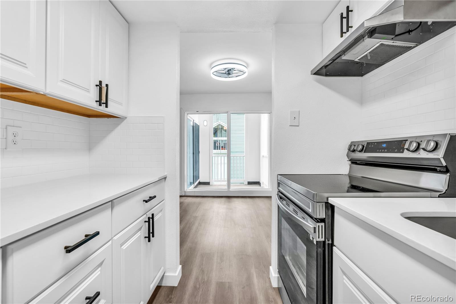 MLS Image #10 for 3371 s monaco street parkway,denver, Colorado