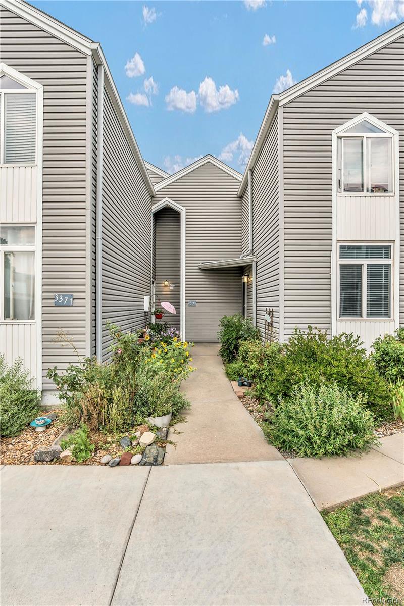 MLS Image #22 for 3371 s monaco street parkway,denver, Colorado
