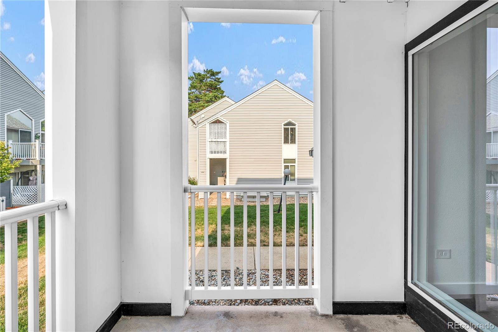 MLS Image #7 for 3371 s monaco street parkway,denver, Colorado