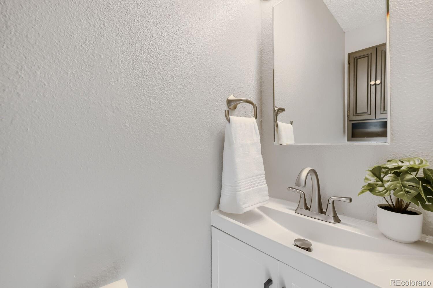 MLS Image #12 for 10647 w dartmouth avenue,lakewood, Colorado