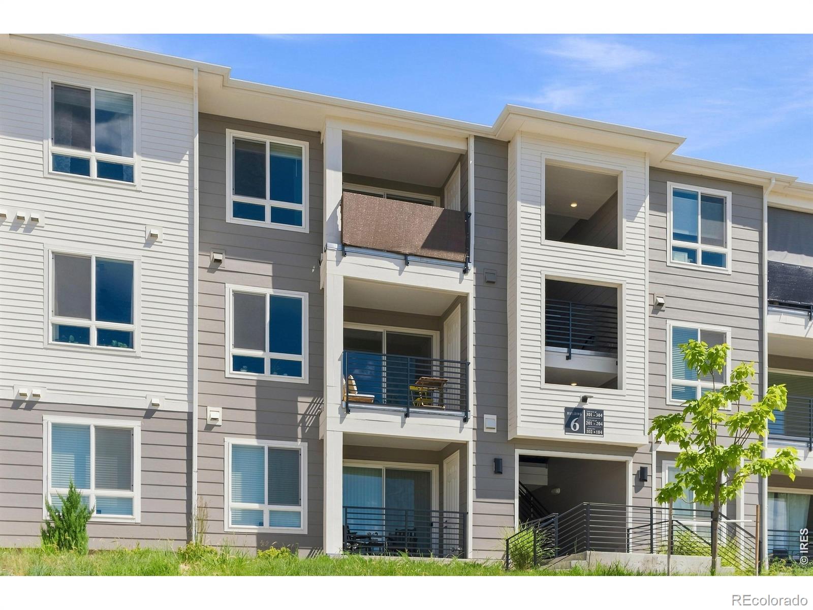 MLS Image #2 for 6153 n ceylon street,denver, Colorado