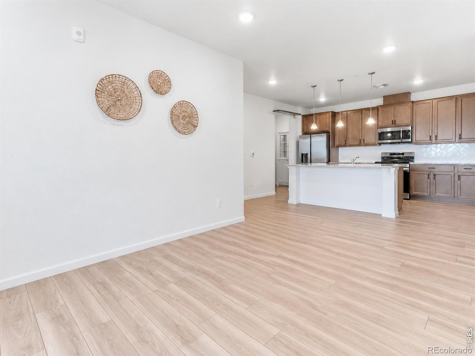 MLS Image #7 for 6153 n ceylon street,denver, Colorado