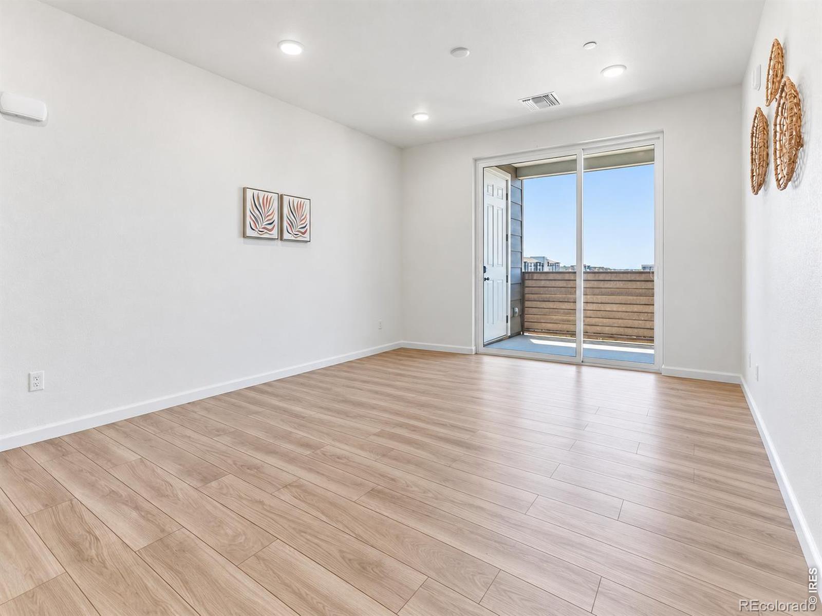 MLS Image #8 for 6153 n ceylon street,denver, Colorado
