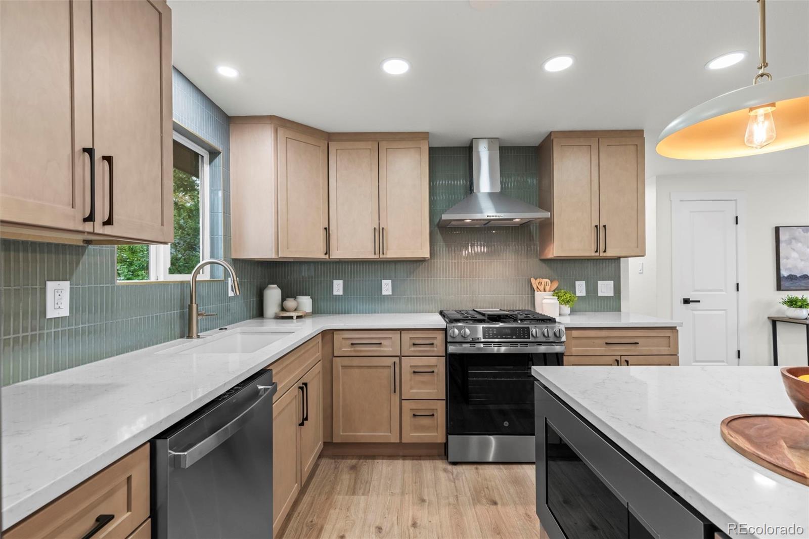 MLS Image #12 for 6453  zephyr street,arvada, Colorado