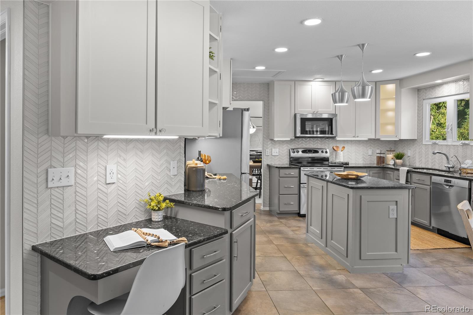 MLS Image #18 for 9814  venneford ranch road,highlands ranch, Colorado