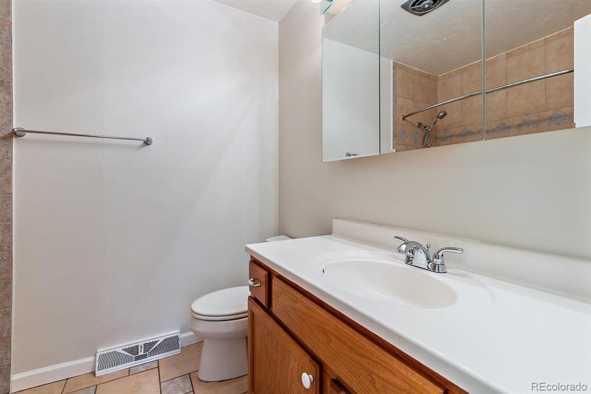 MLS Image #9 for 818 s grape street,denver, Colorado