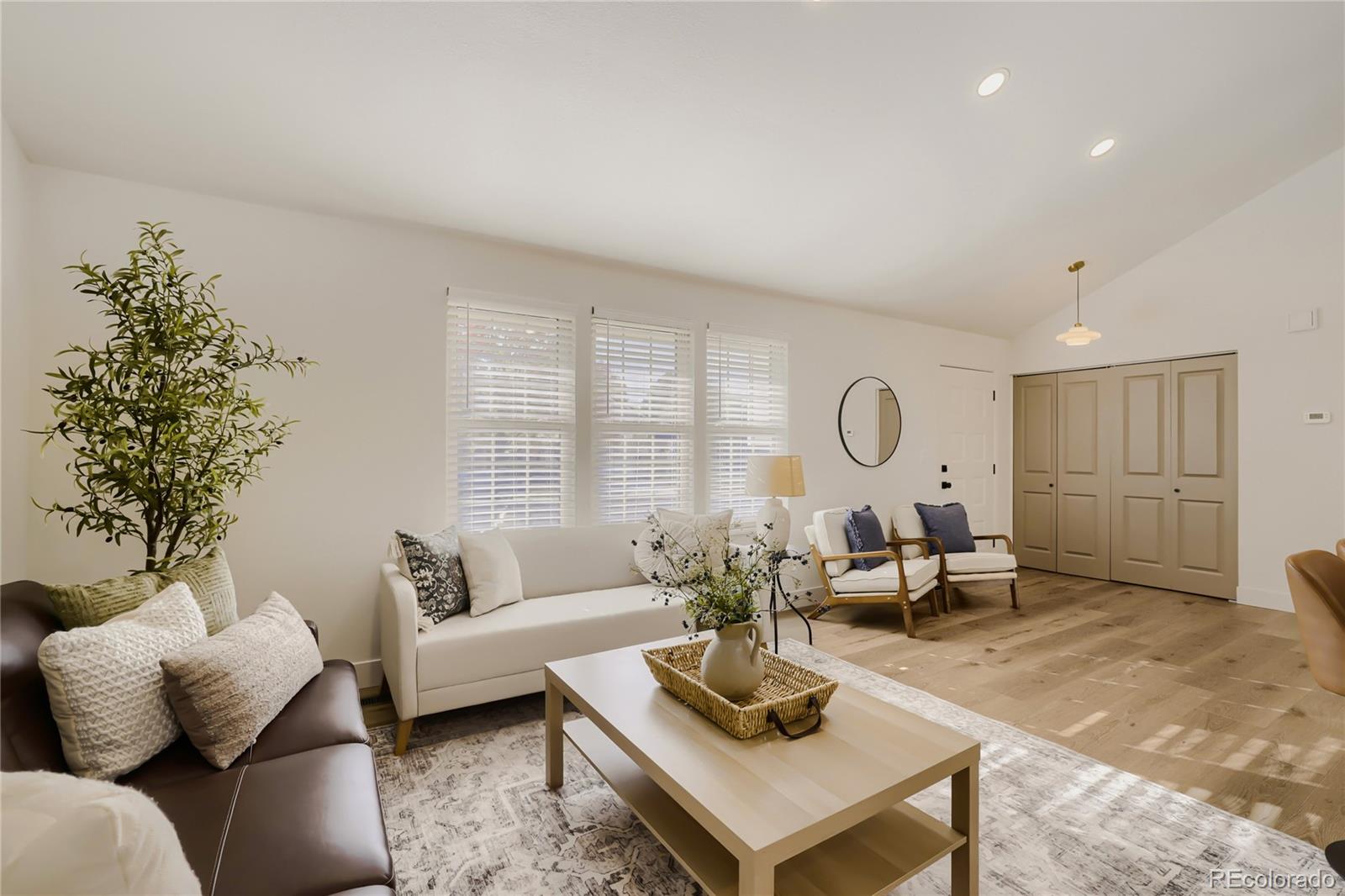 MLS Image #3 for 6478 s yukon street,littleton, Colorado