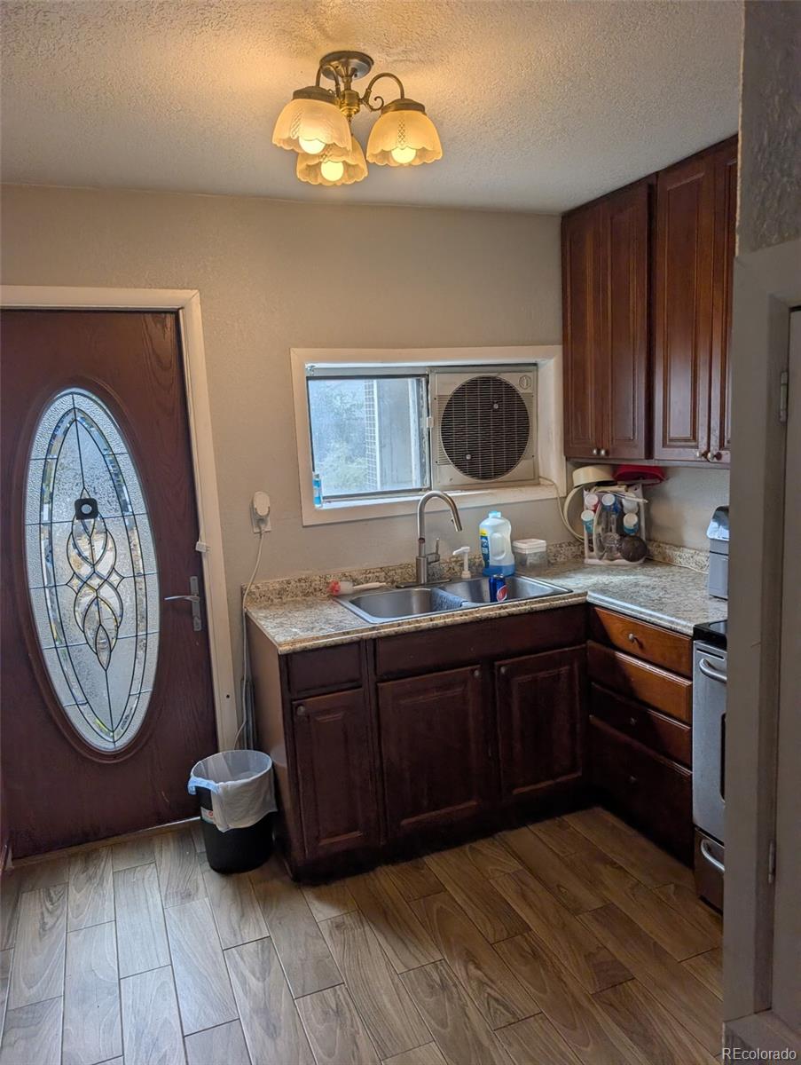 MLS Image #4 for 2912 w short place,denver, Colorado