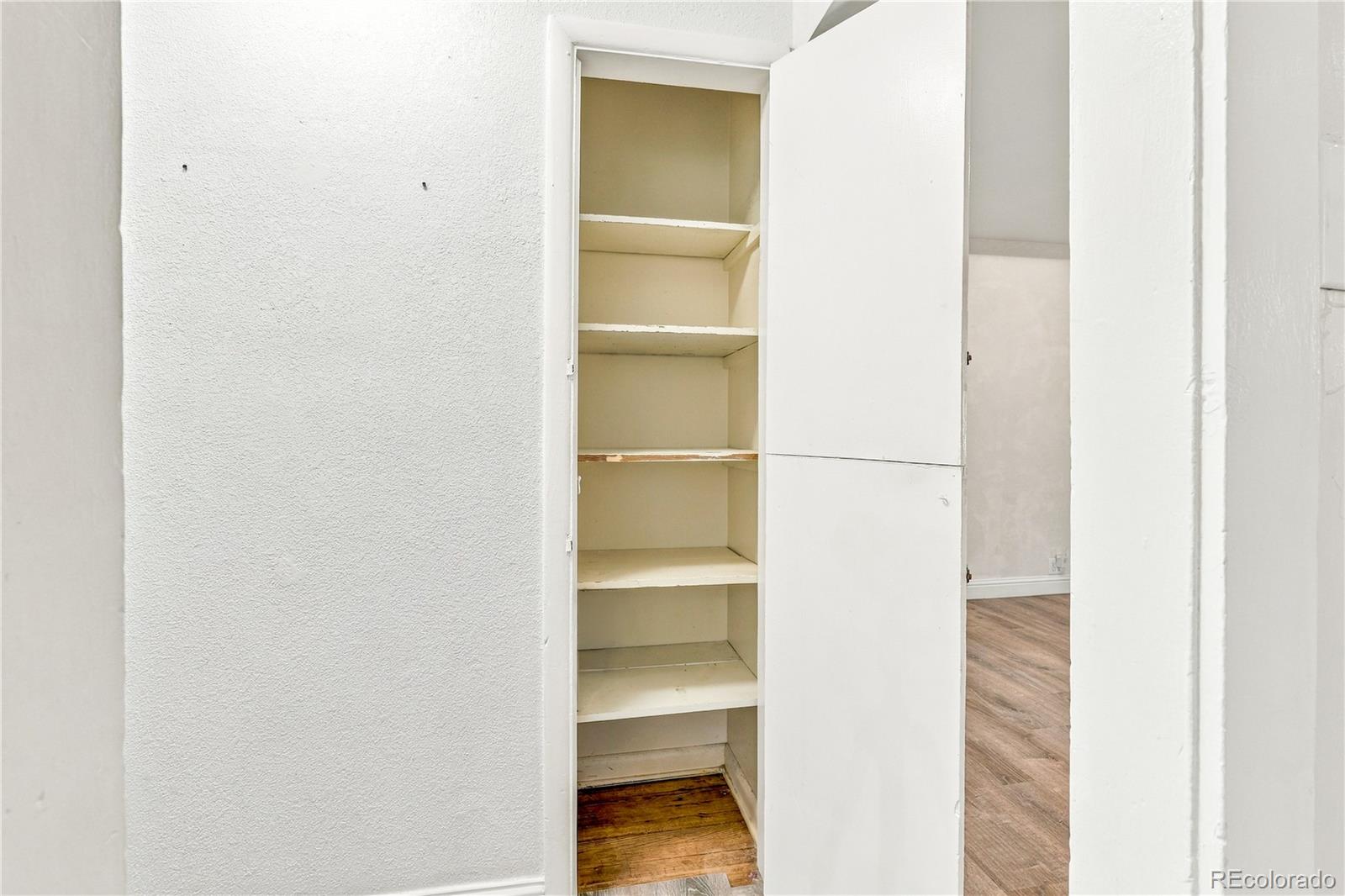 MLS Image #10 for 2380 s king street,denver, Colorado