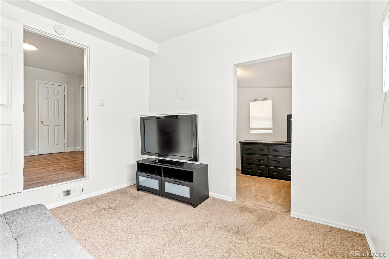 MLS Image #17 for 2380 s king street,denver, Colorado
