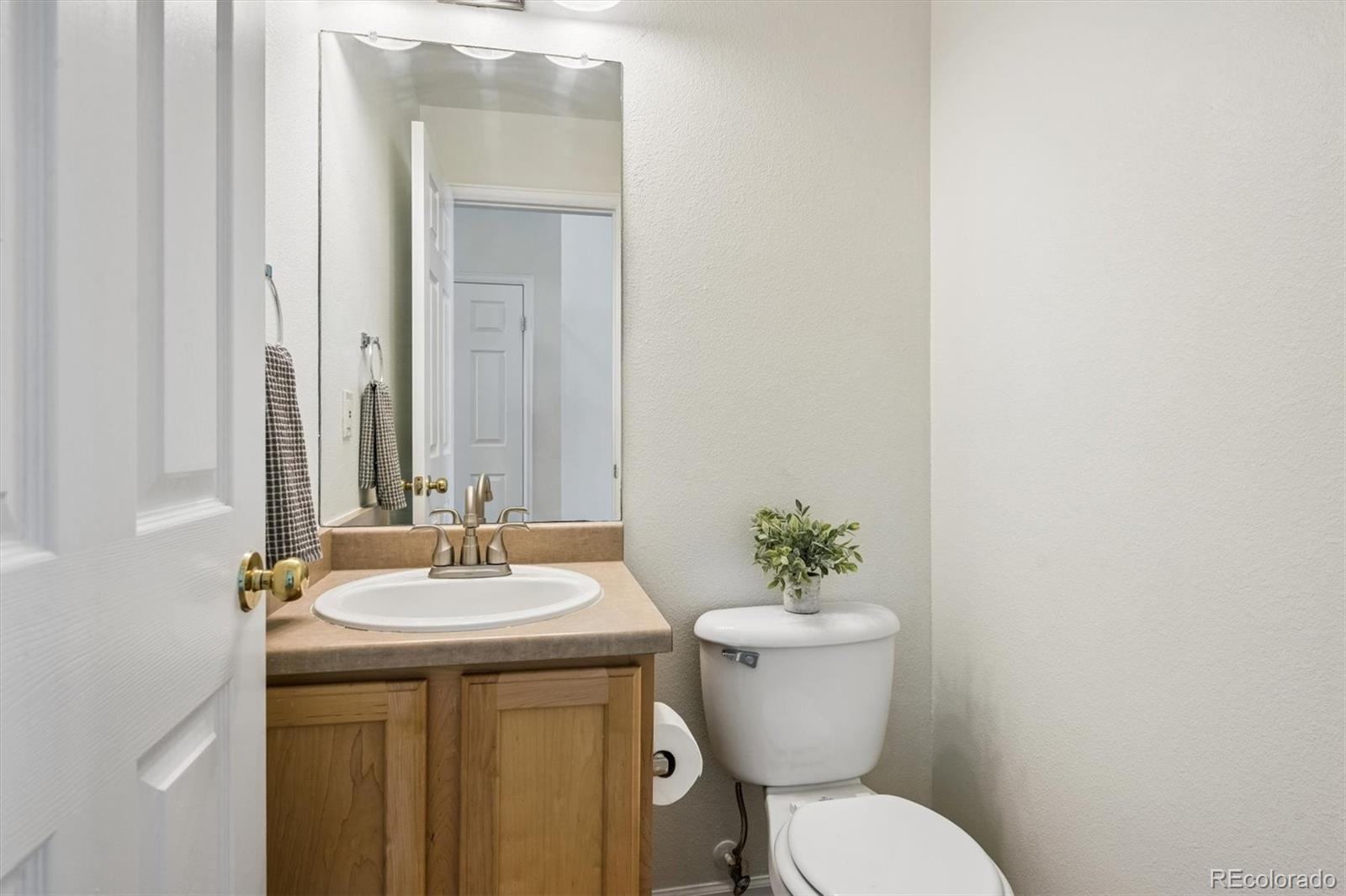 MLS Image #2 for 15038 e archer circle,aurora, Colorado