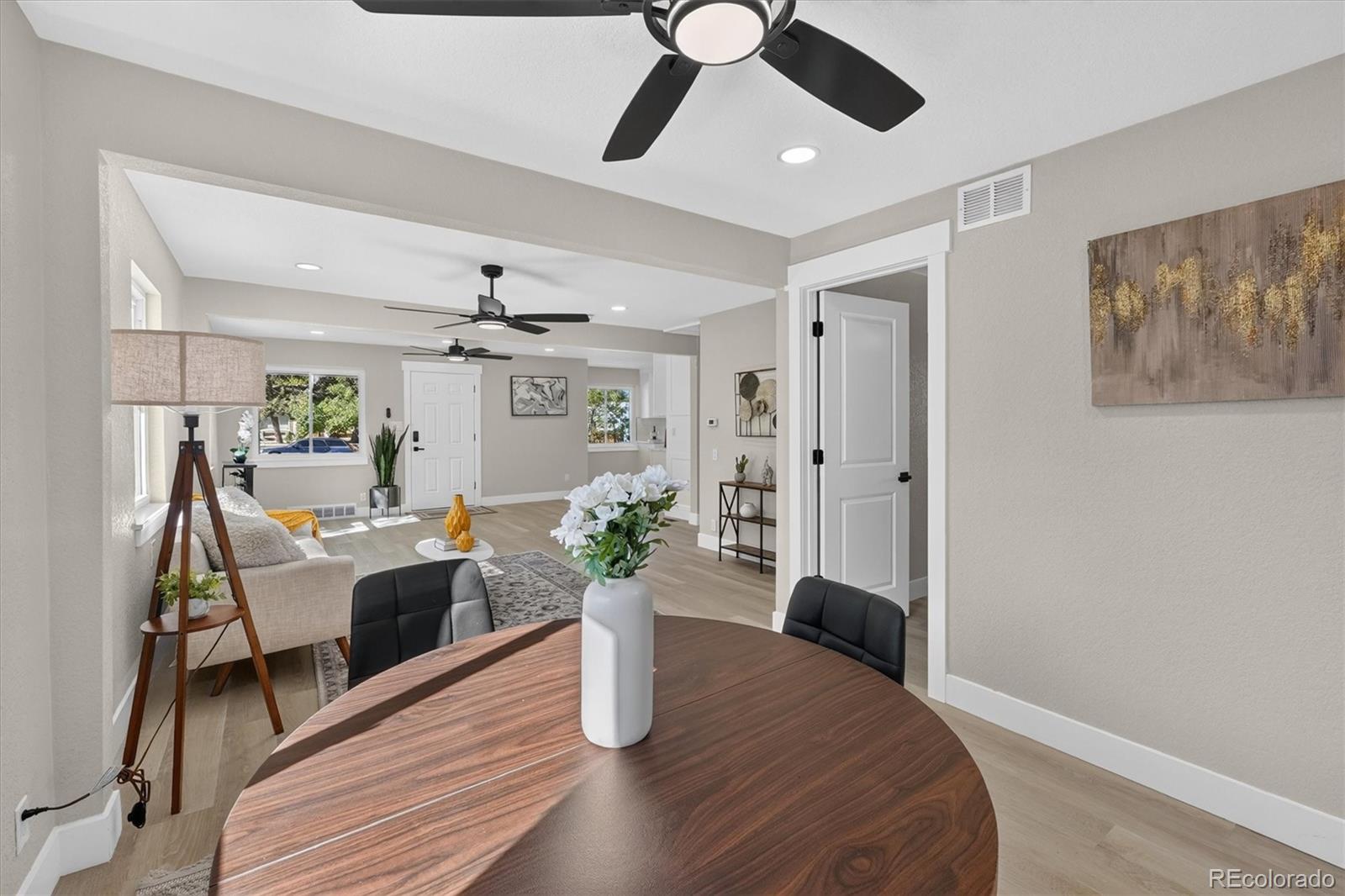 MLS Image #14 for 1580 s zuni street,denver, Colorado