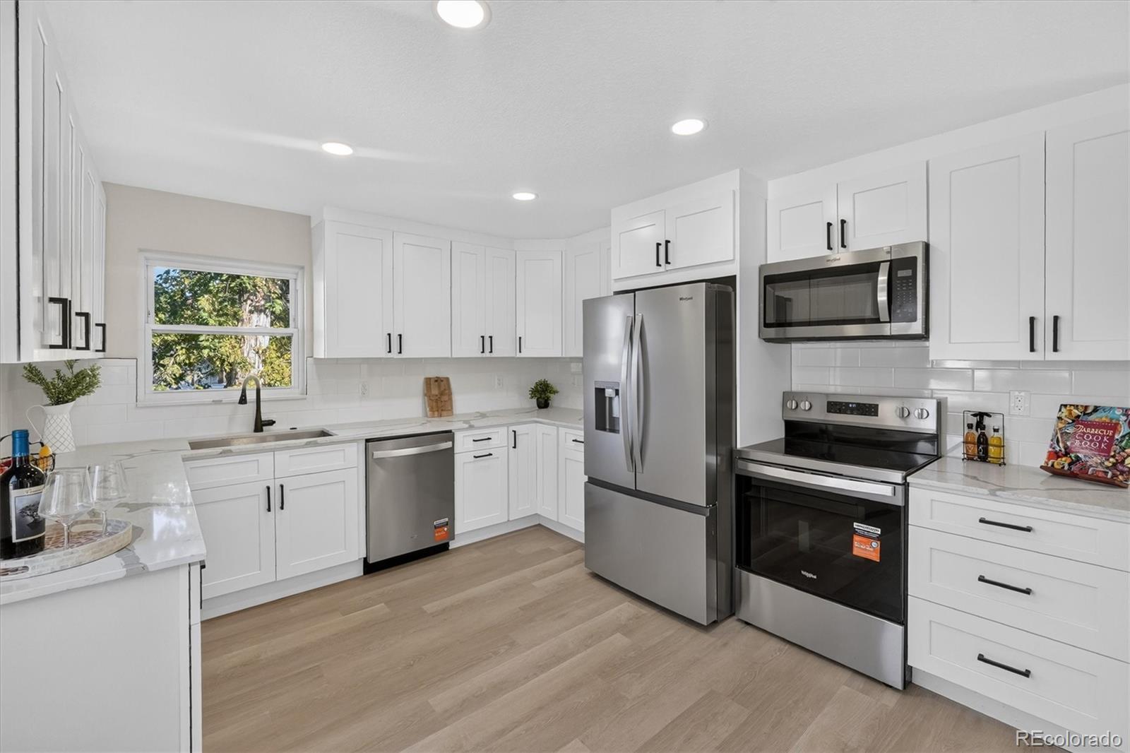MLS Image #16 for 1580 s zuni street,denver, Colorado