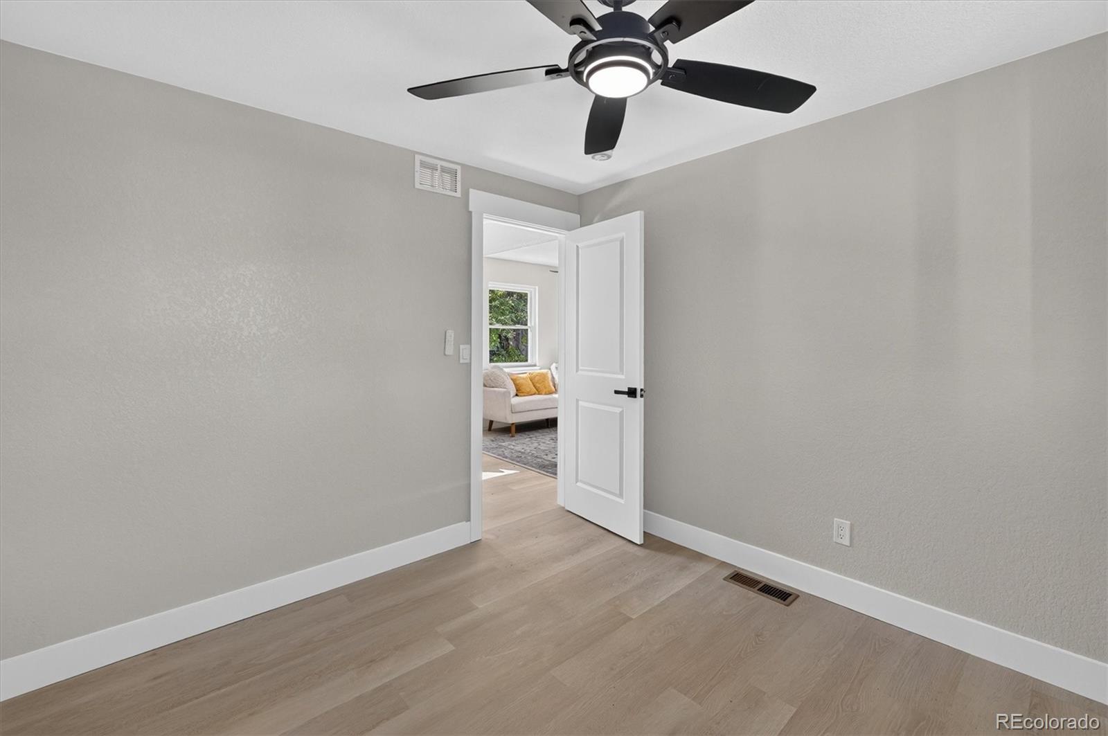 MLS Image #36 for 1580 s zuni street,denver, Colorado