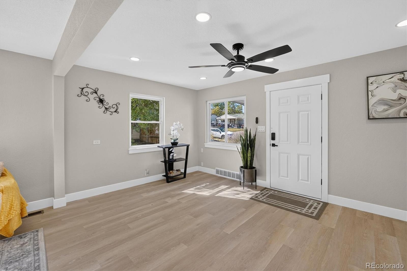 MLS Image #6 for 1580 s zuni street,denver, Colorado