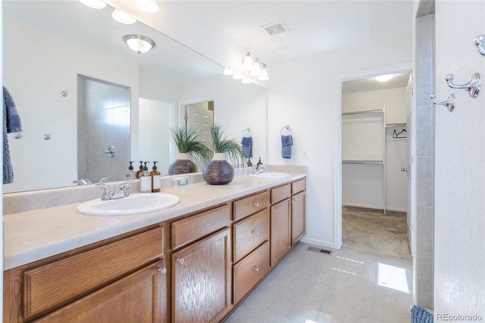 MLS Image #12 for 18926  randolph place,denver, Colorado