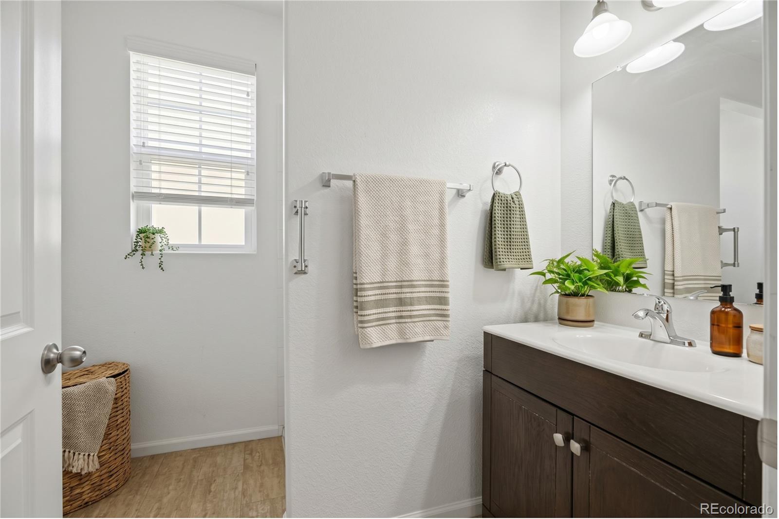 MLS Image #8 for 17262 e kansas drive ,aurora, Colorado