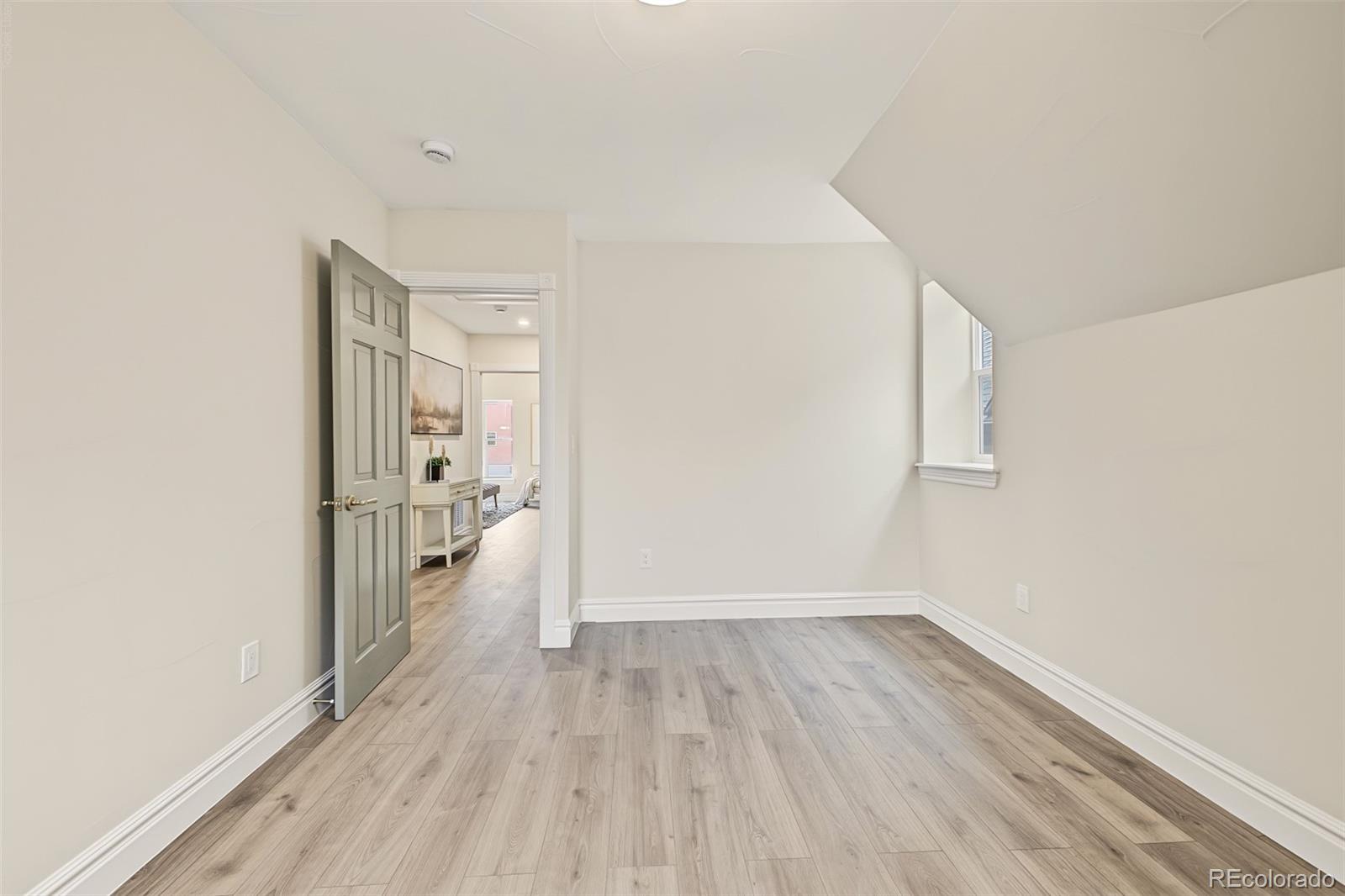 MLS Image #29 for 934 s washington street,denver, Colorado