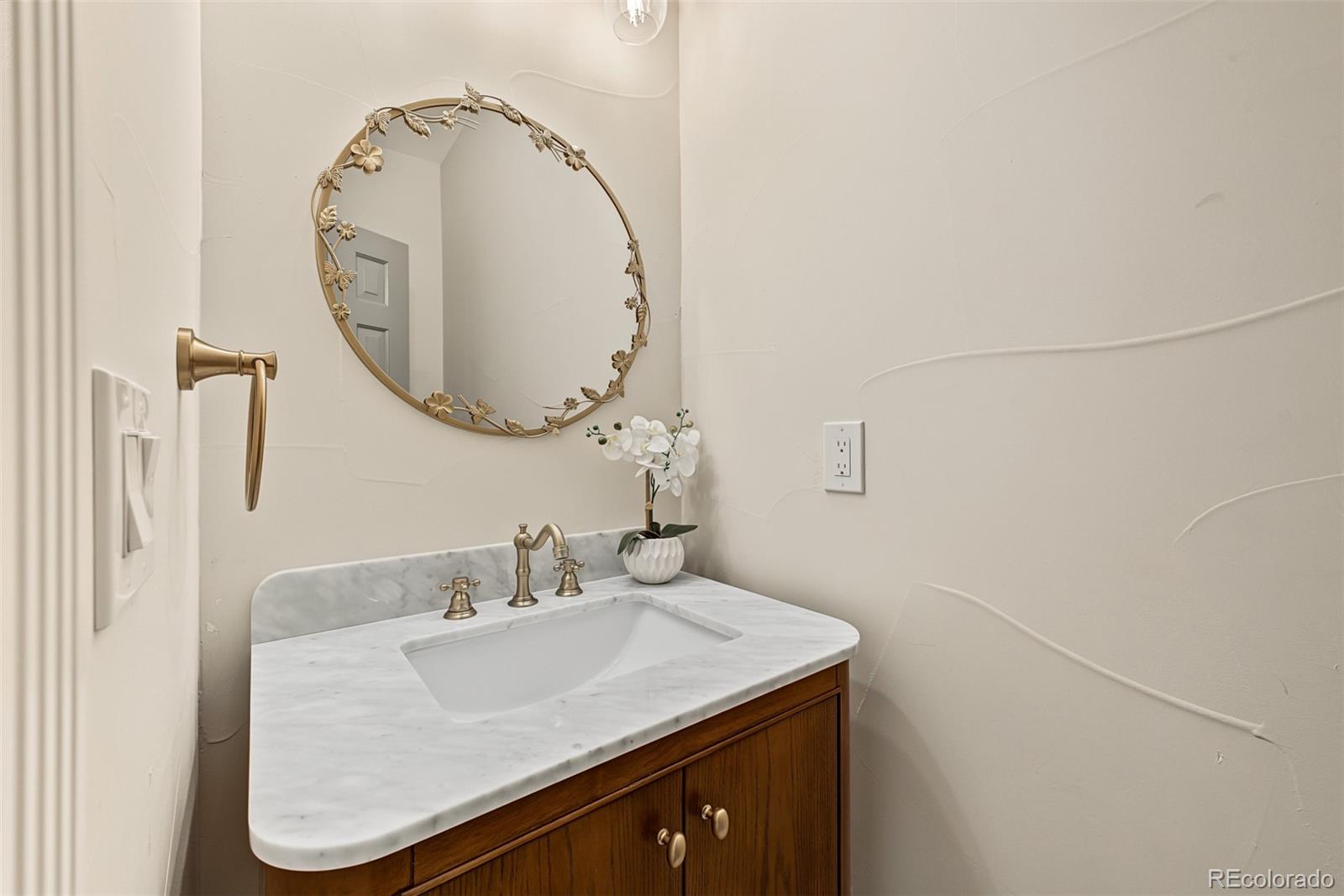MLS Image #30 for 934 s washington street,denver, Colorado