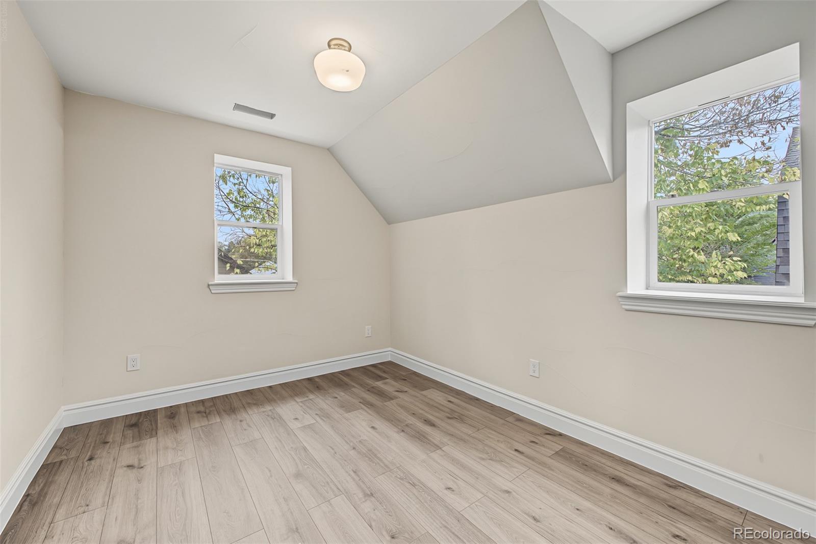 MLS Image #31 for 934 s washington street,denver, Colorado