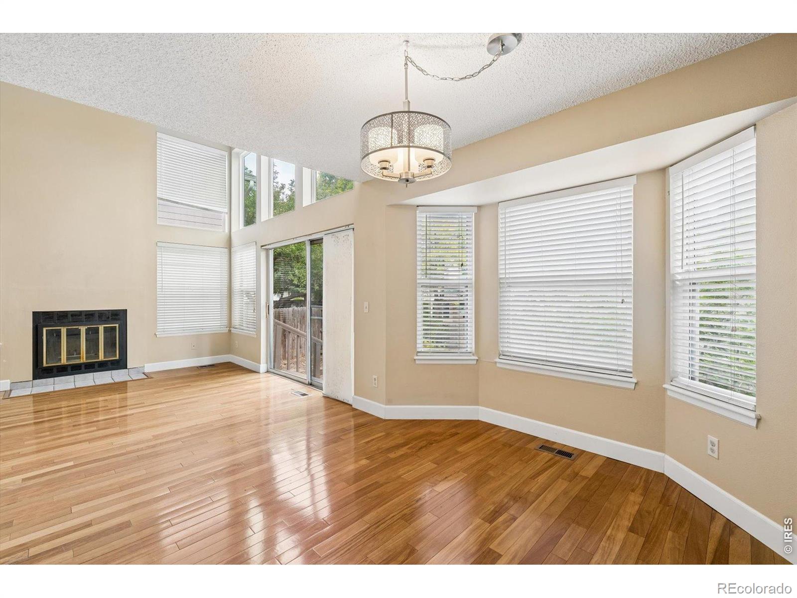 MLS Image #10 for 2049 e phillips lane,centennial, Colorado