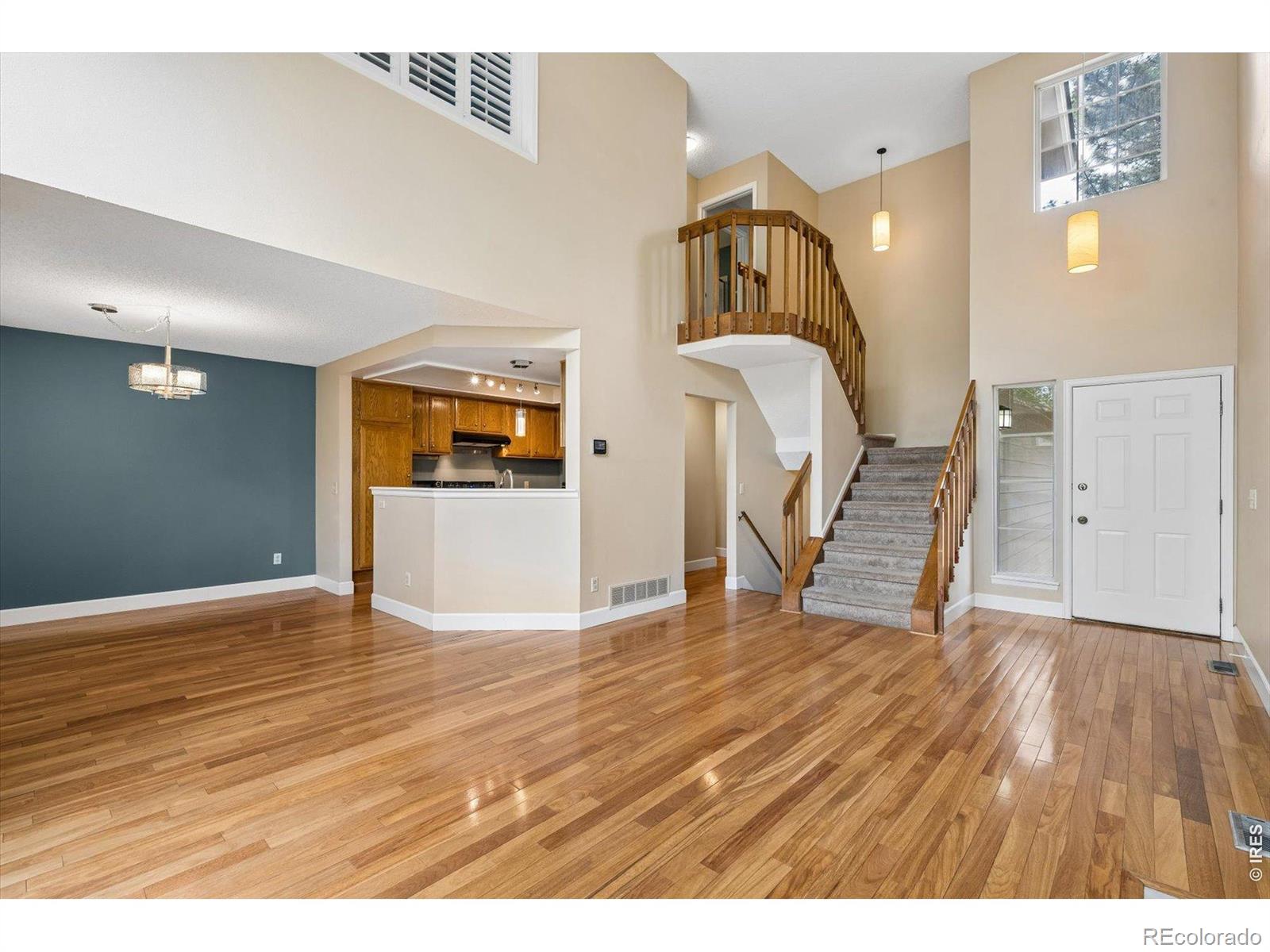 MLS Image #12 for 2049 e phillips lane,centennial, Colorado