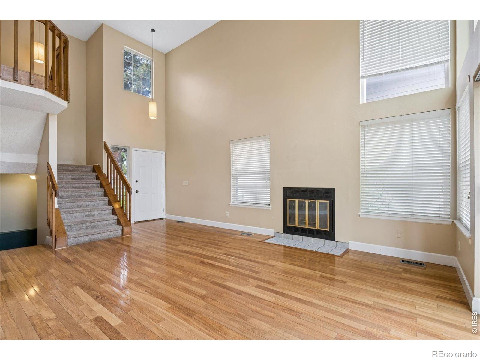 MLS Image #3 for 2049 e phillips lane,centennial, Colorado