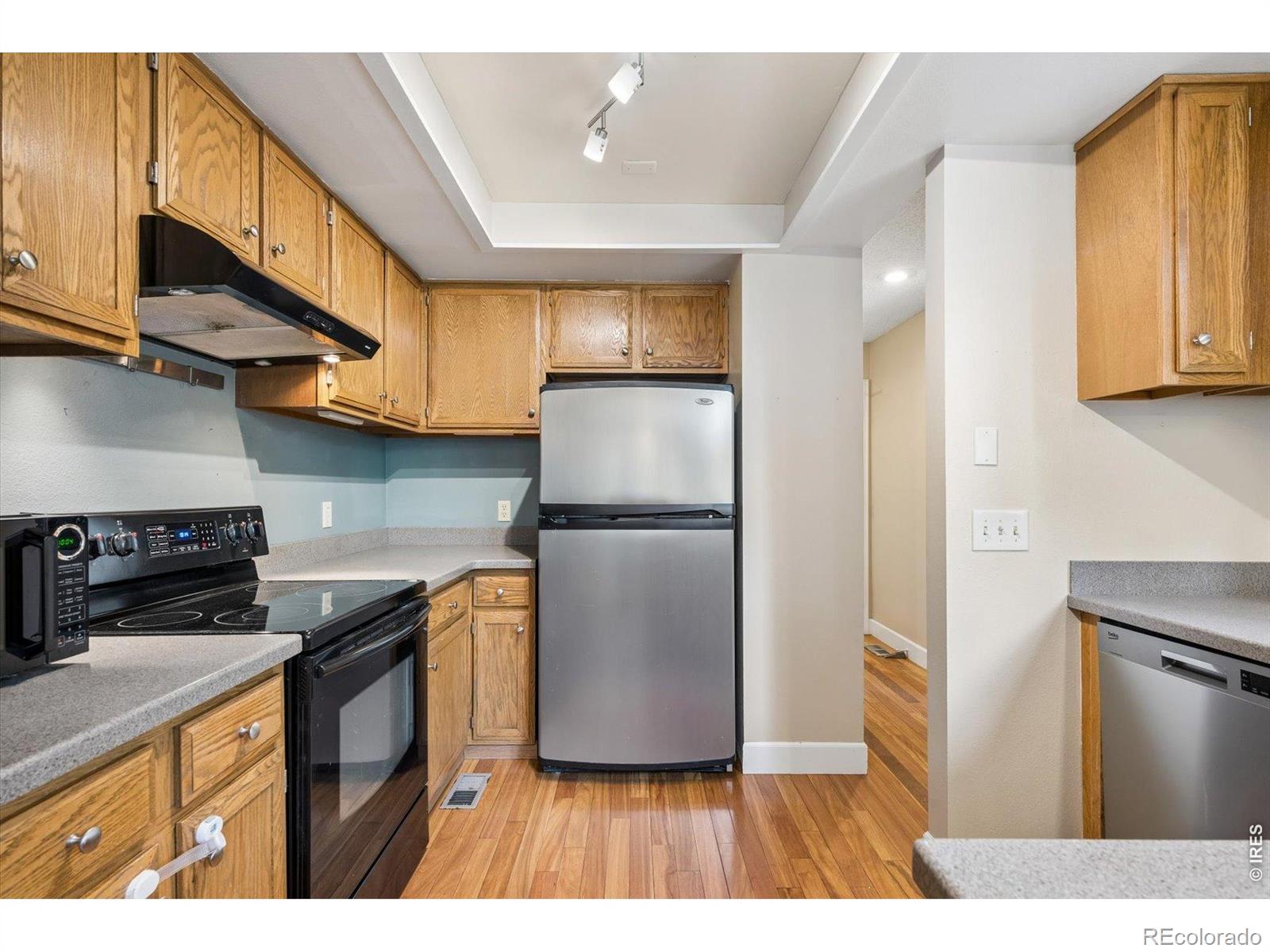 MLS Image #5 for 2049 e phillips lane,centennial, Colorado