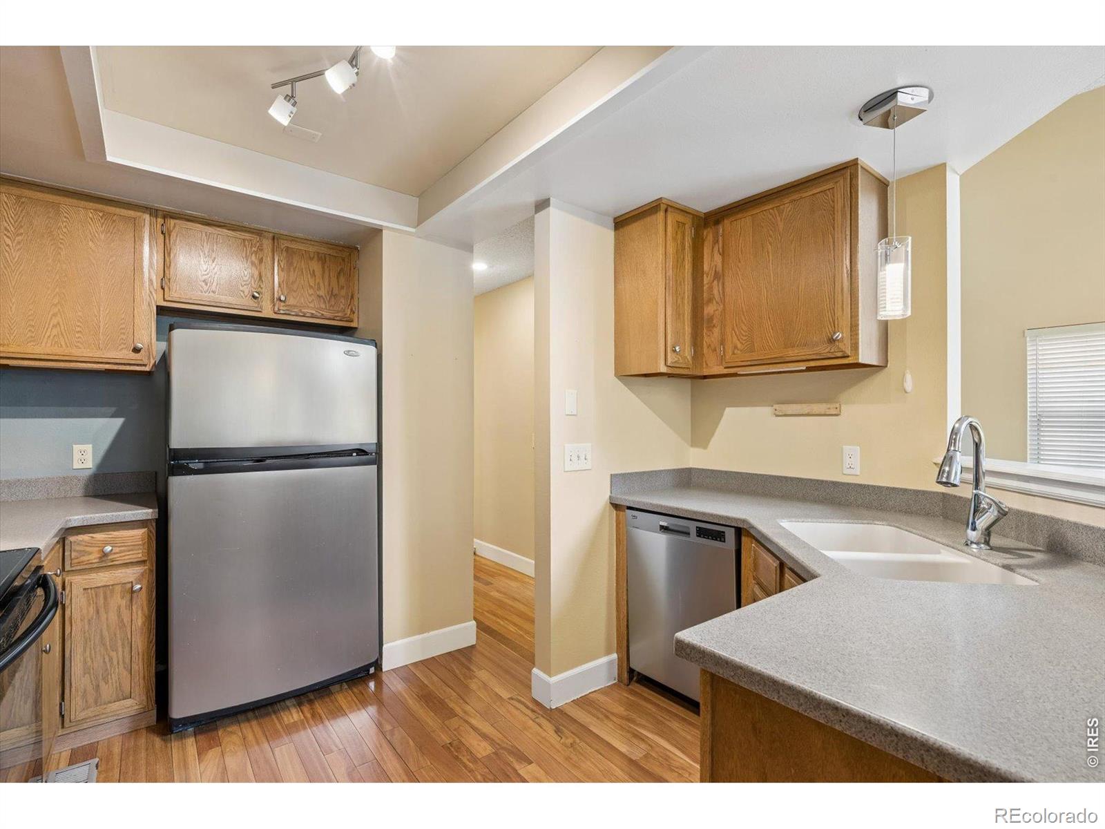 MLS Image #7 for 2049 e phillips lane,centennial, Colorado