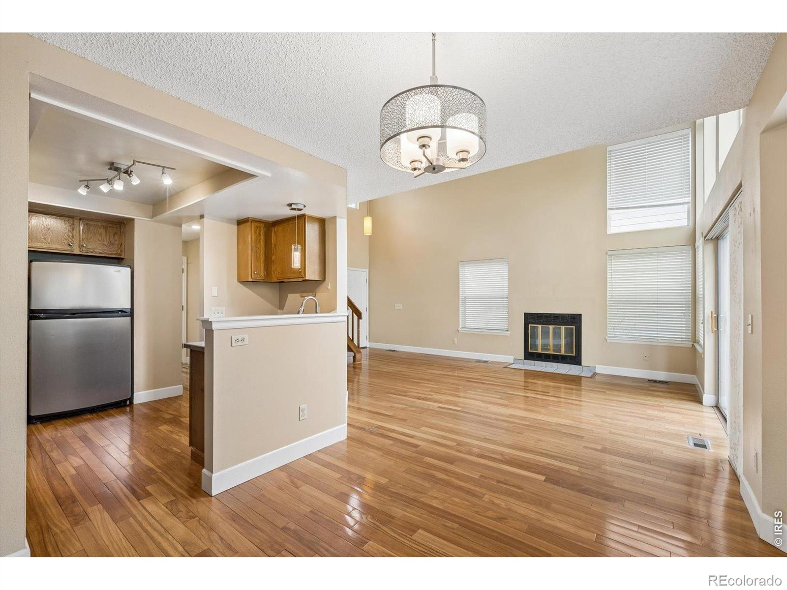 MLS Image #9 for 2049 e phillips lane,centennial, Colorado