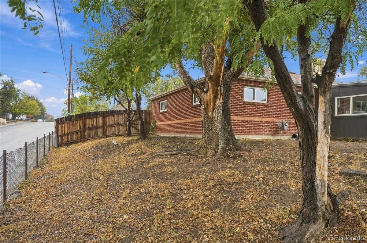 MLS Image #18 for 940  locust place,thornton, Colorado