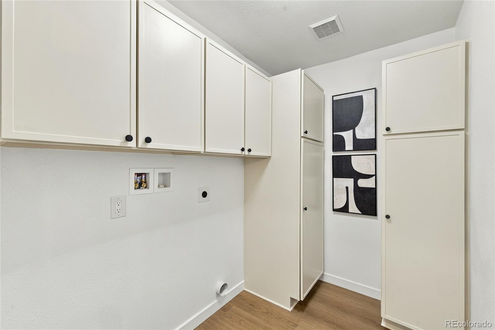 MLS Image #39 for 2647 s linden court,denver, Colorado