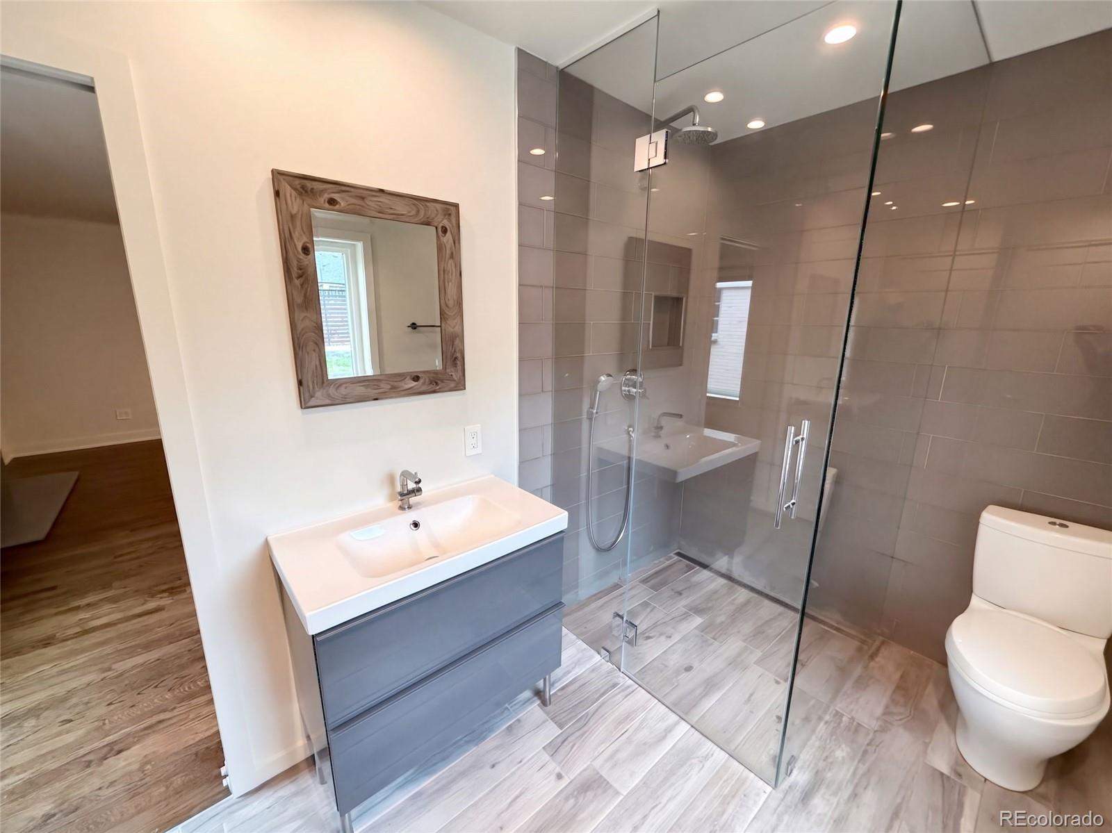 MLS Image #12 for 1560  leyden street,denver, Colorado