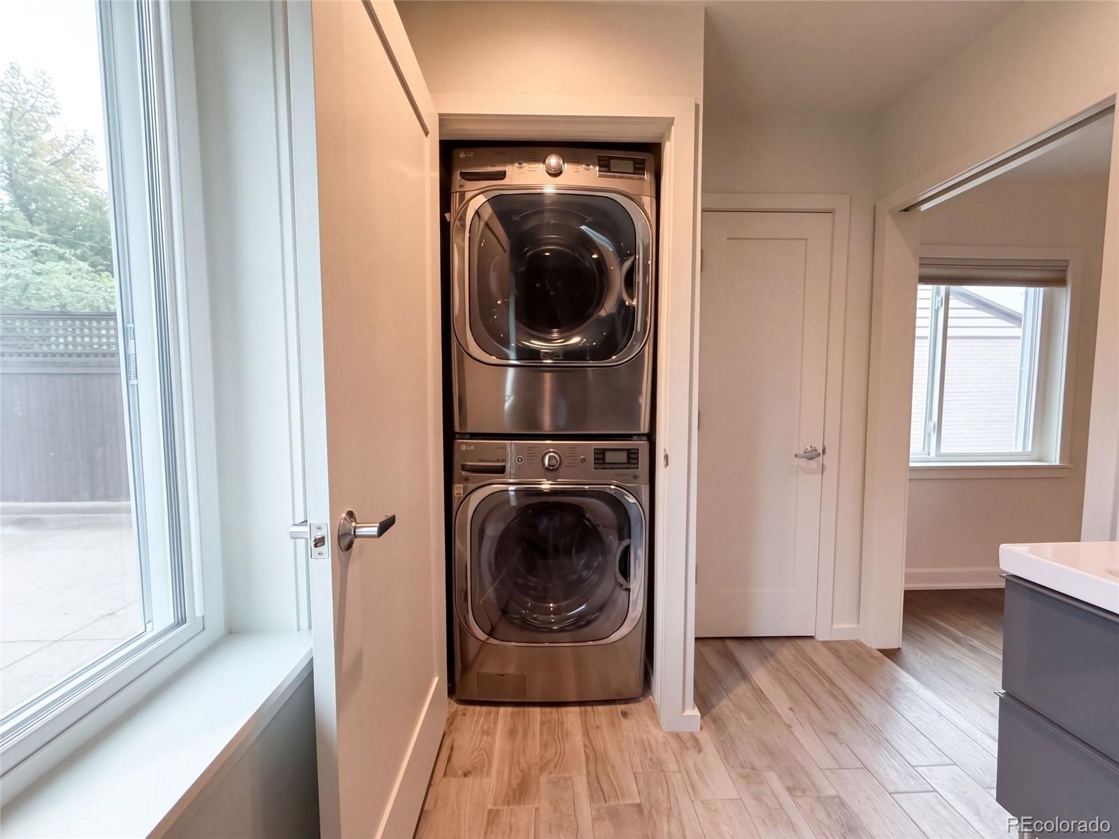 MLS Image #13 for 1560  leyden street,denver, Colorado